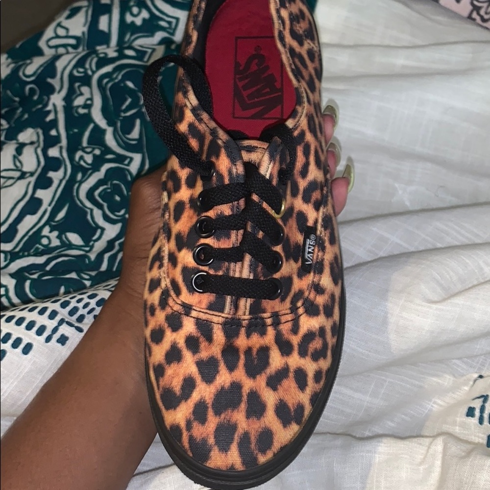 leopard vans!